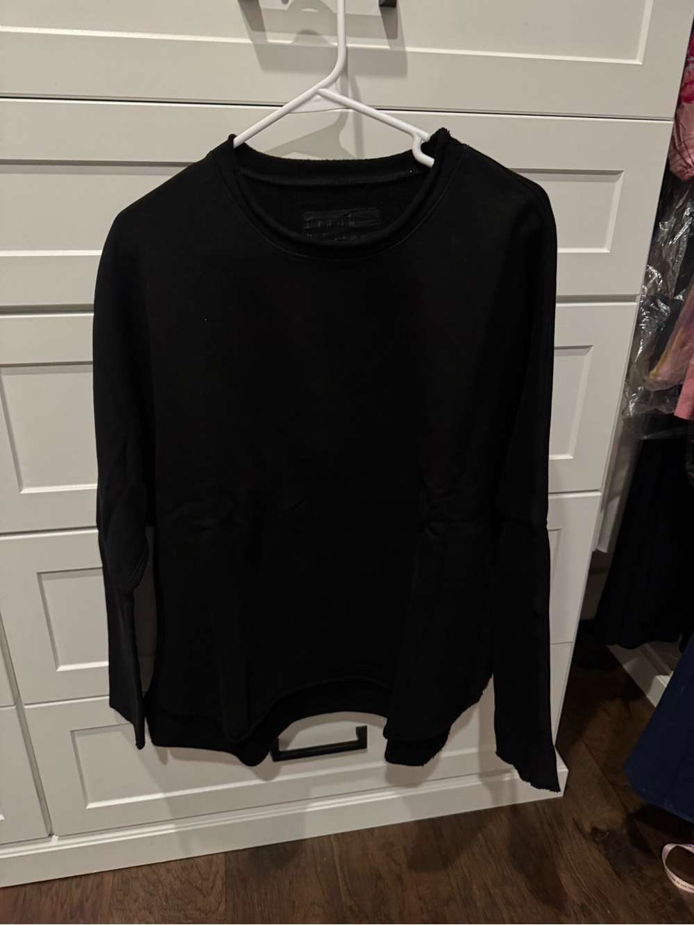 Black Long Sleeve Crewneck Sweatshirt size Small